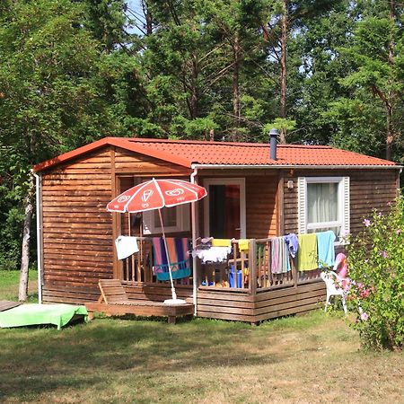 Camping Fontaine Du Roc Pension Devillac Buitenkant foto