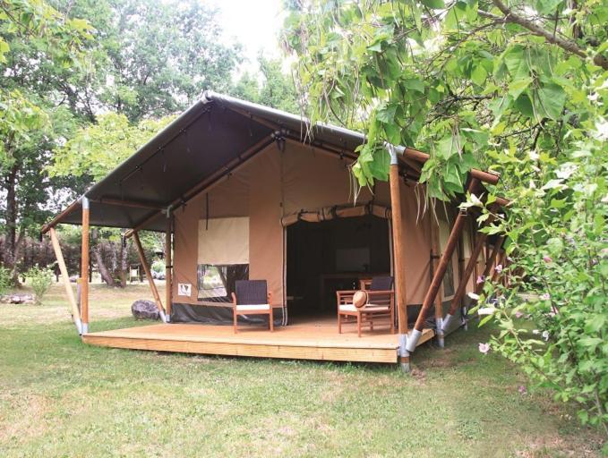 Camping Fontaine Du Roc Pension Devillac Buitenkant foto
