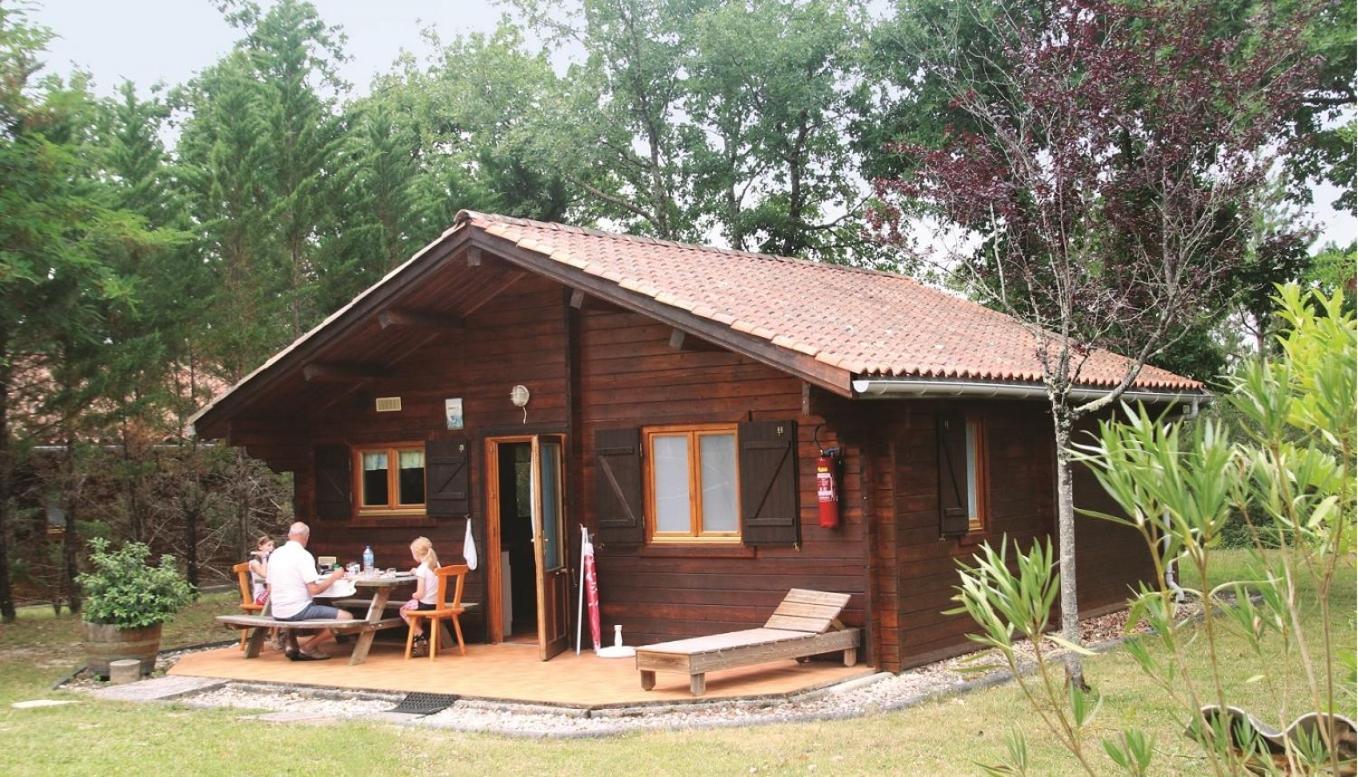 Camping Fontaine Du Roc Pension Devillac Buitenkant foto