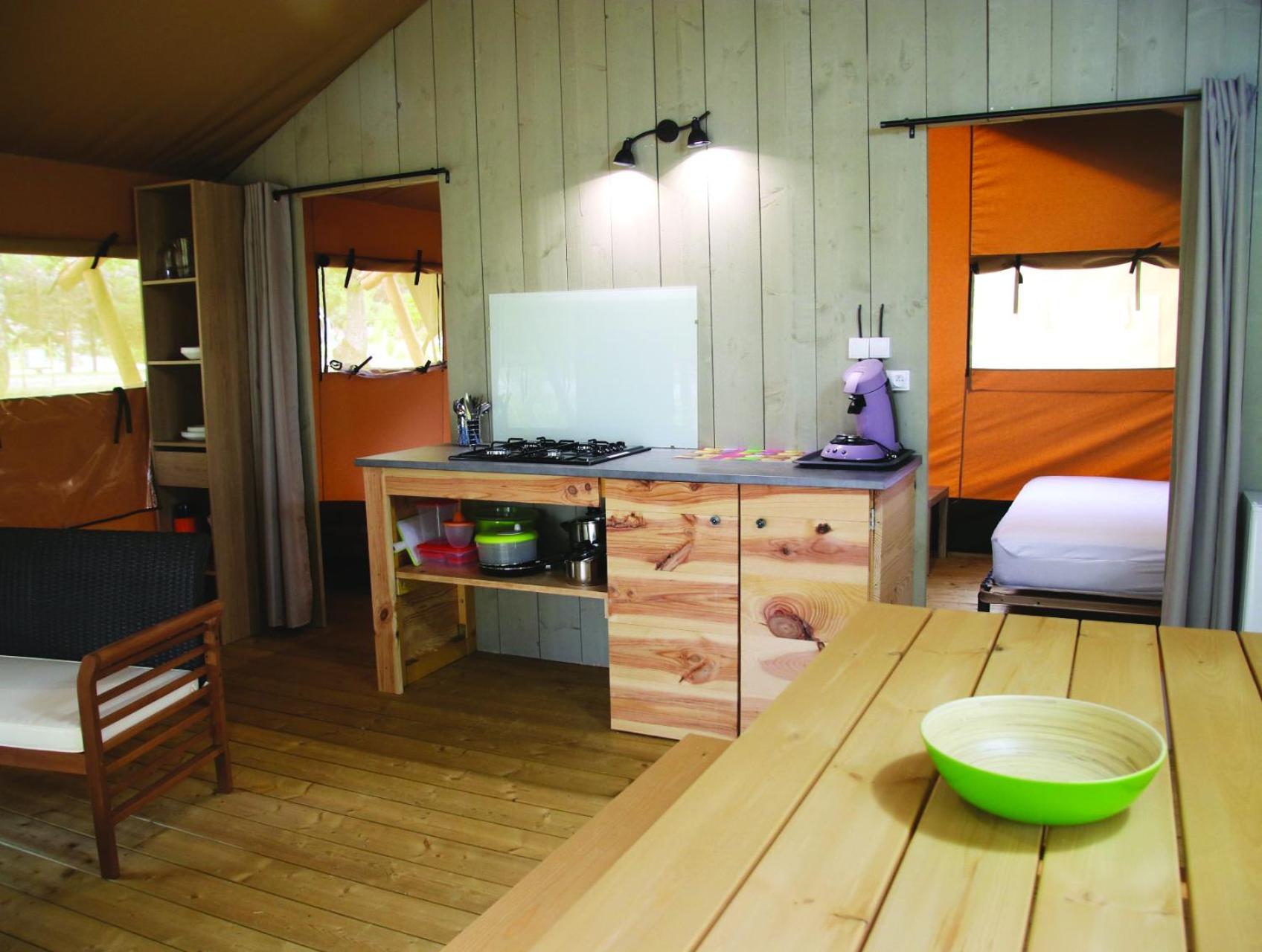 Camping Fontaine Du Roc Pension Devillac Buitenkant foto