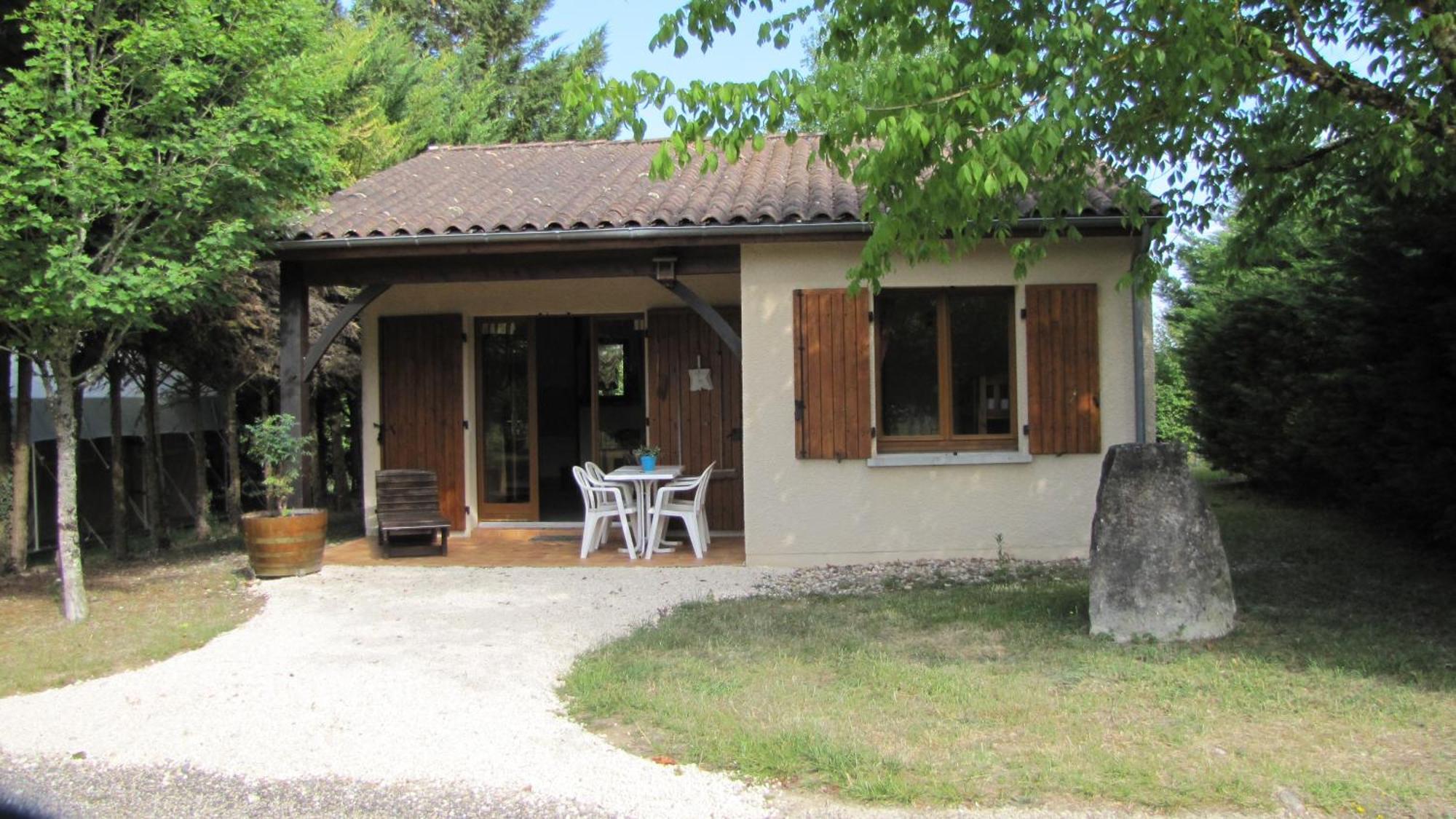 Camping Fontaine Du Roc Pension Devillac Buitenkant foto